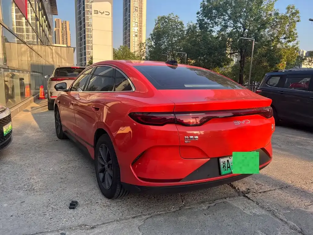BYD Qin L — фото 8
