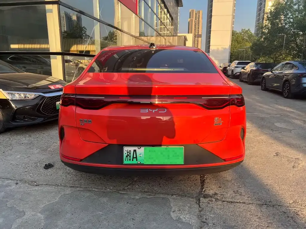 BYD Qin L — фото 6