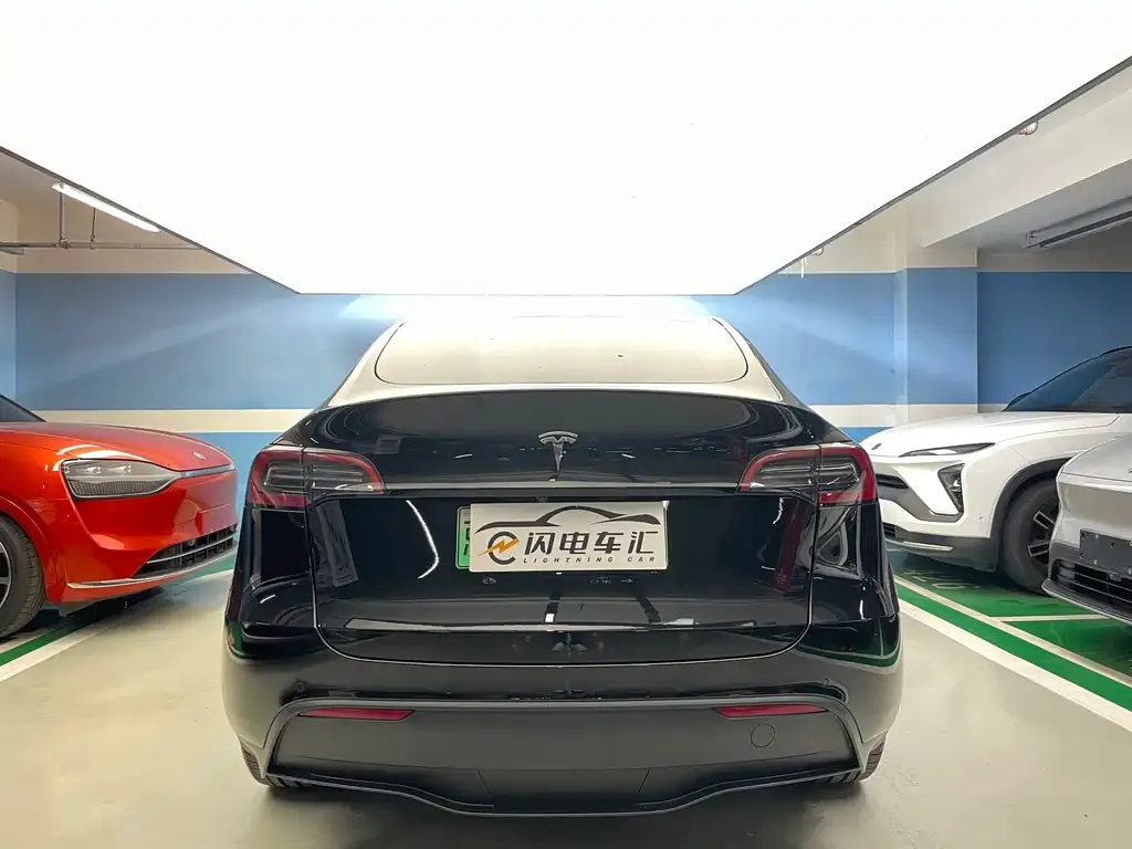 Tesla Model Y — фото 8