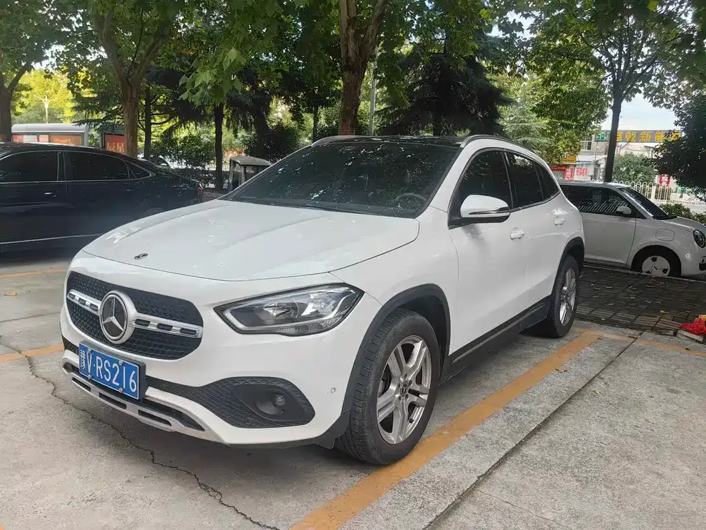 Mercedes-Benz GLA — фото 1