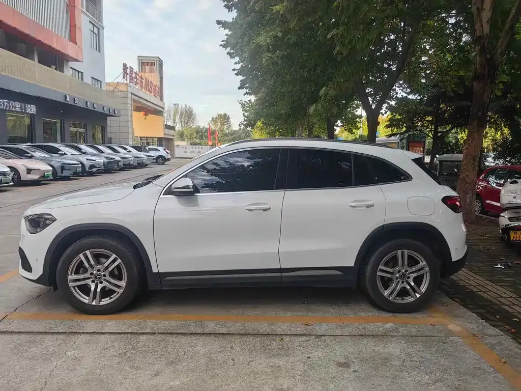 Mercedes-Benz GLA — фото 8