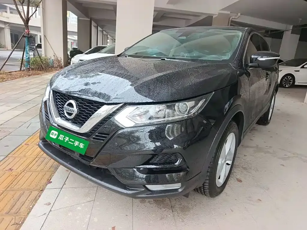 Nissan Qashqai — фото 1