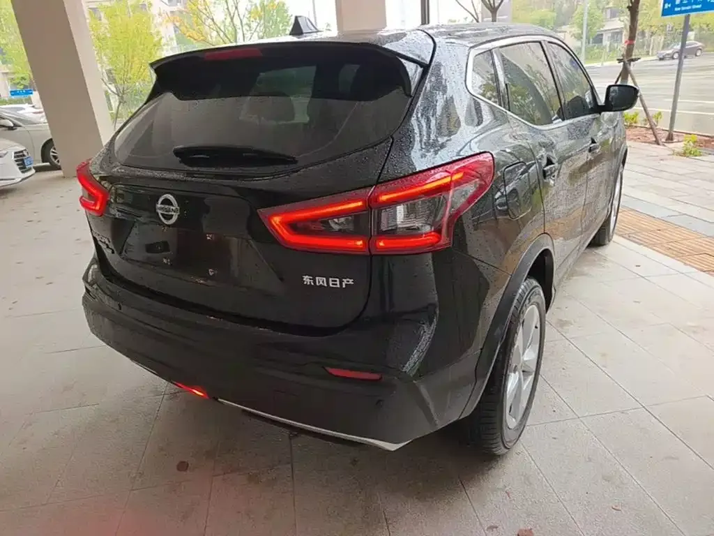 Nissan Qashqai — фото 4