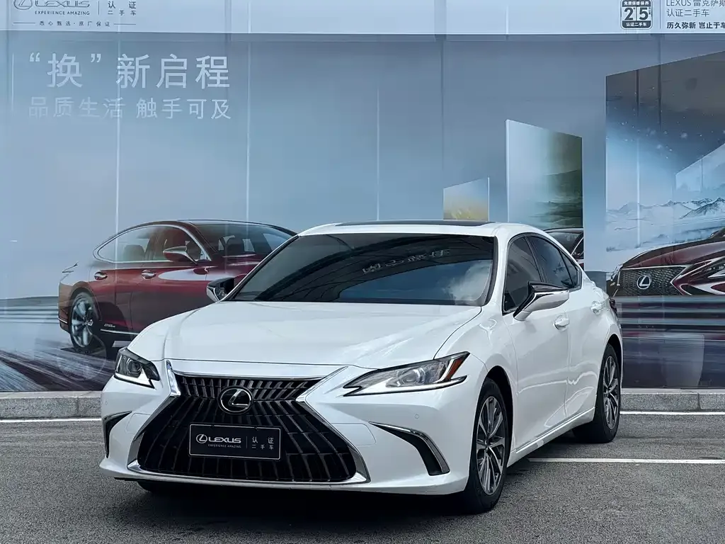 Lexus ES — фото 1