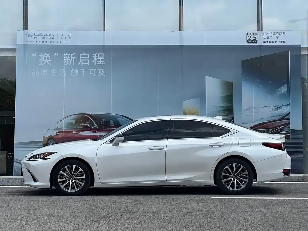 Lexus ES — фото 10