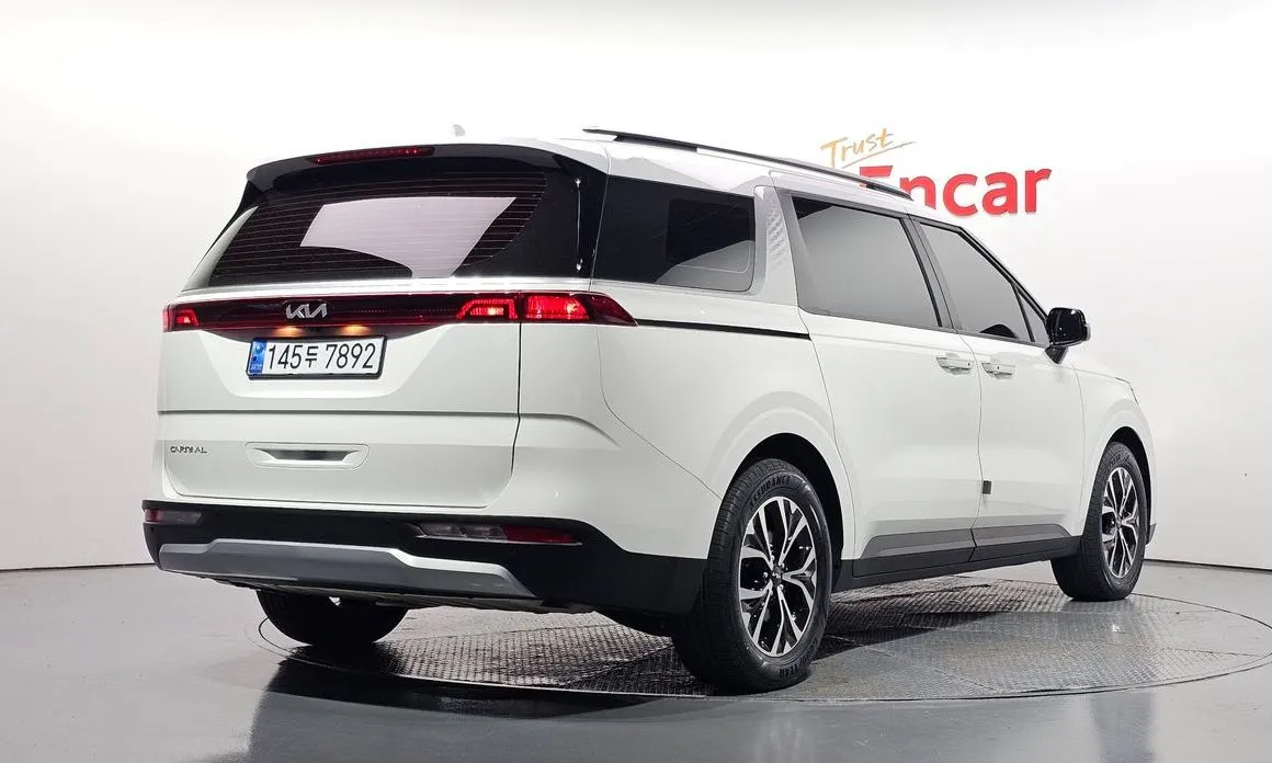 Kia Carnival — фото 6