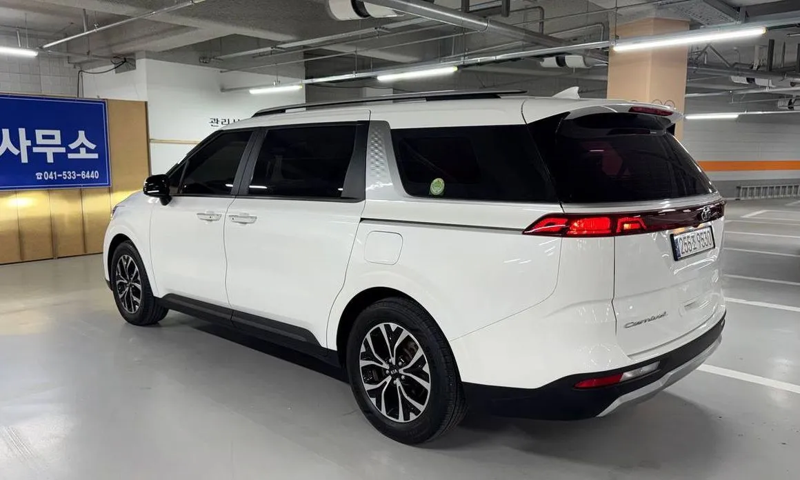 Kia Carnival — фото 10