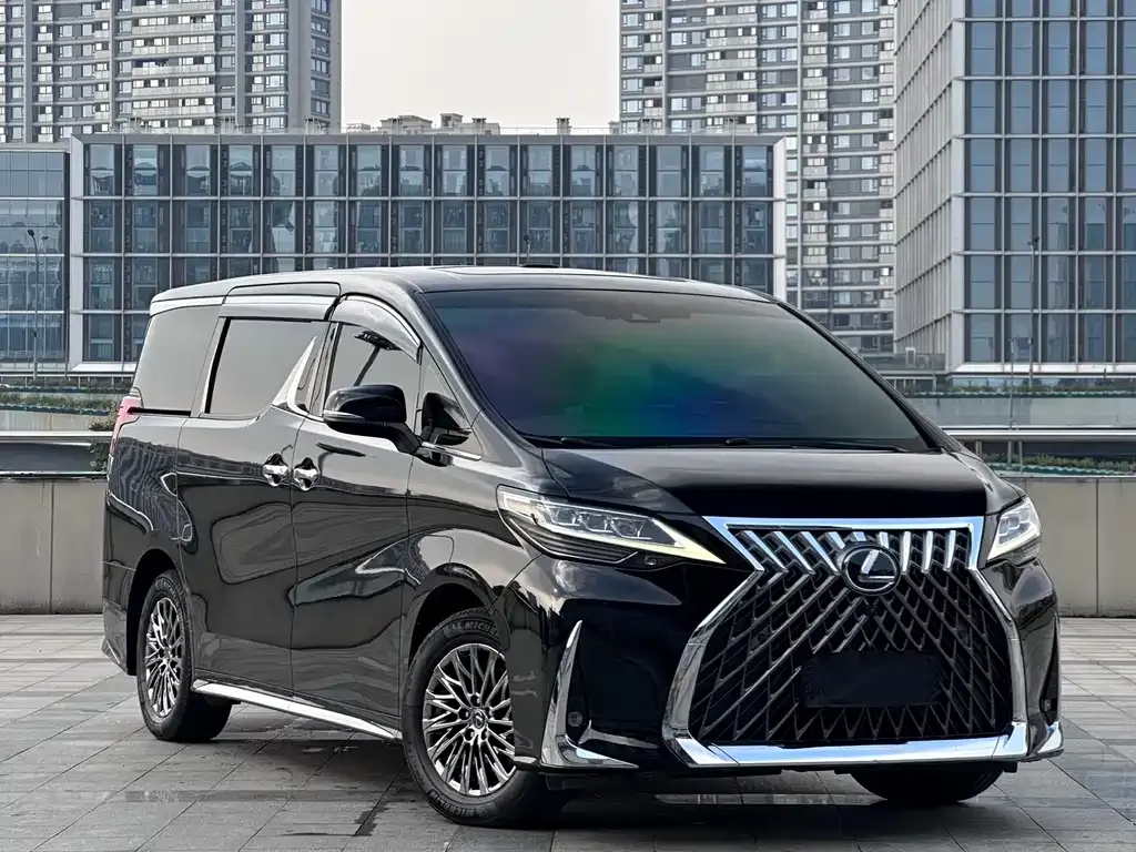 Lexus LM — фото 5