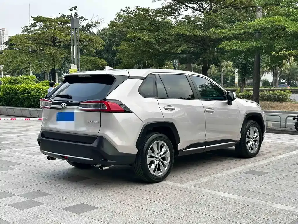 Toyota Wildlander — фото 5
