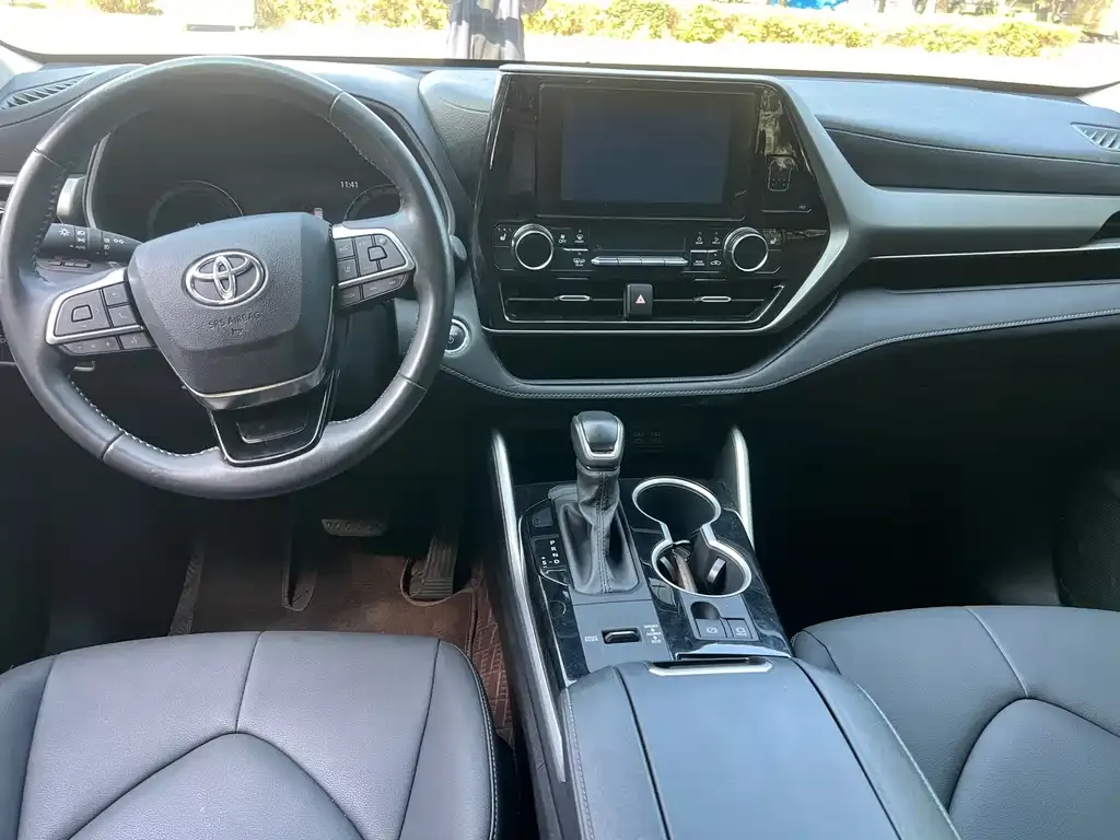 Toyota Highlander — фото 5