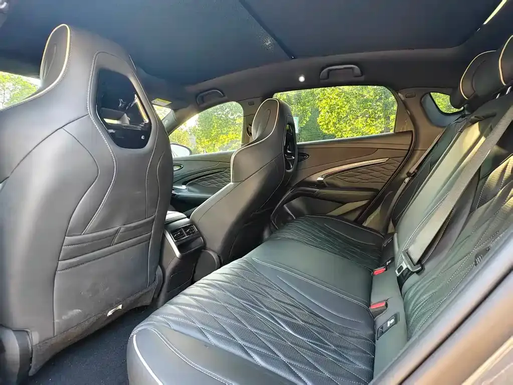 BYD Seal — фото 2