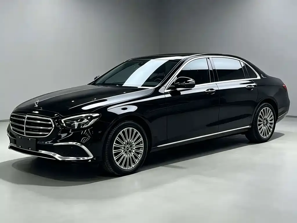 Mercedes-Benz E-Class — фото 1