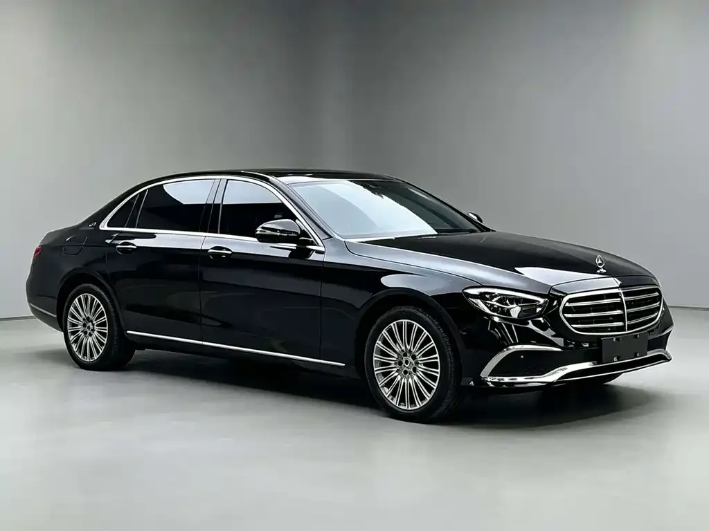 Mercedes-Benz E-Class — фото 4
