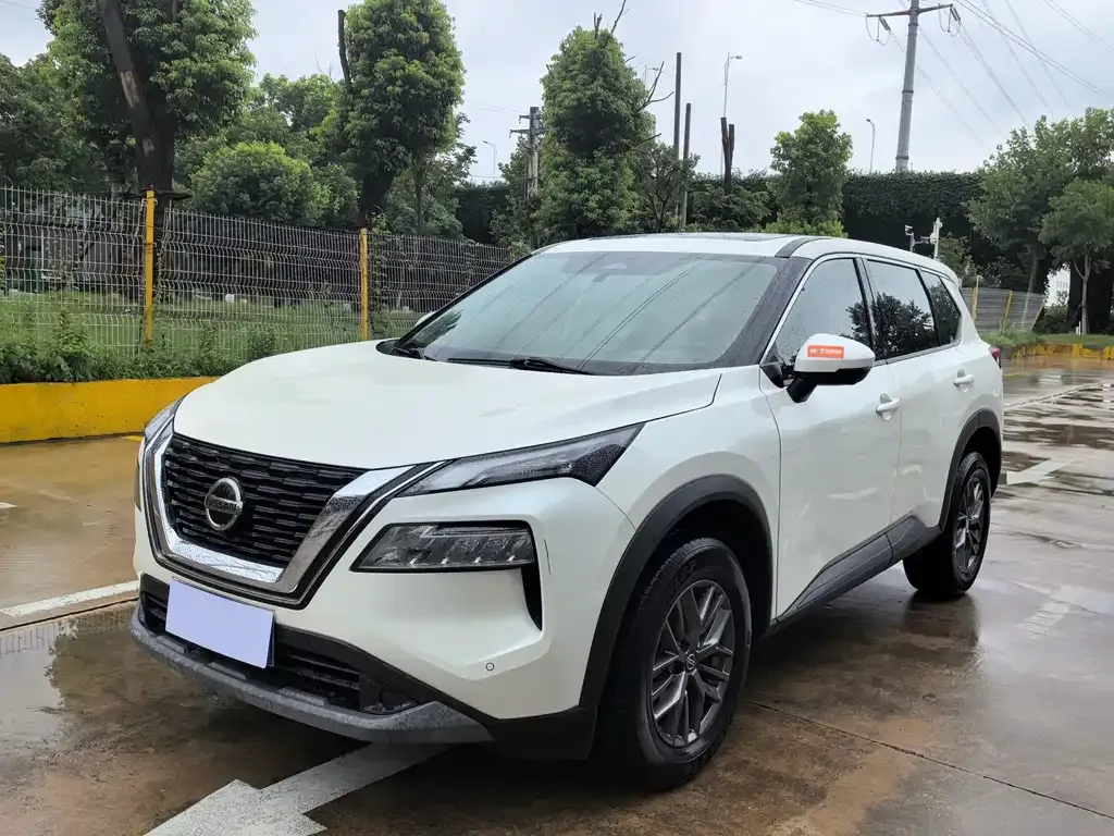 Nissan X-Trail — фото 1
