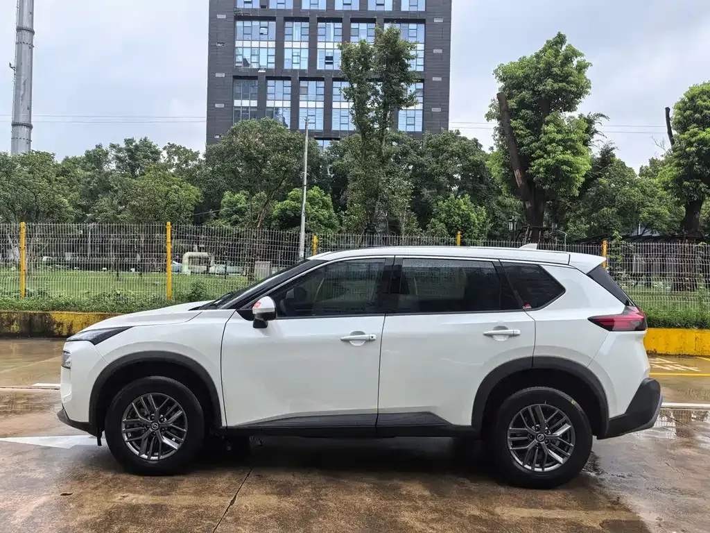 Nissan X-Trail — фото 10