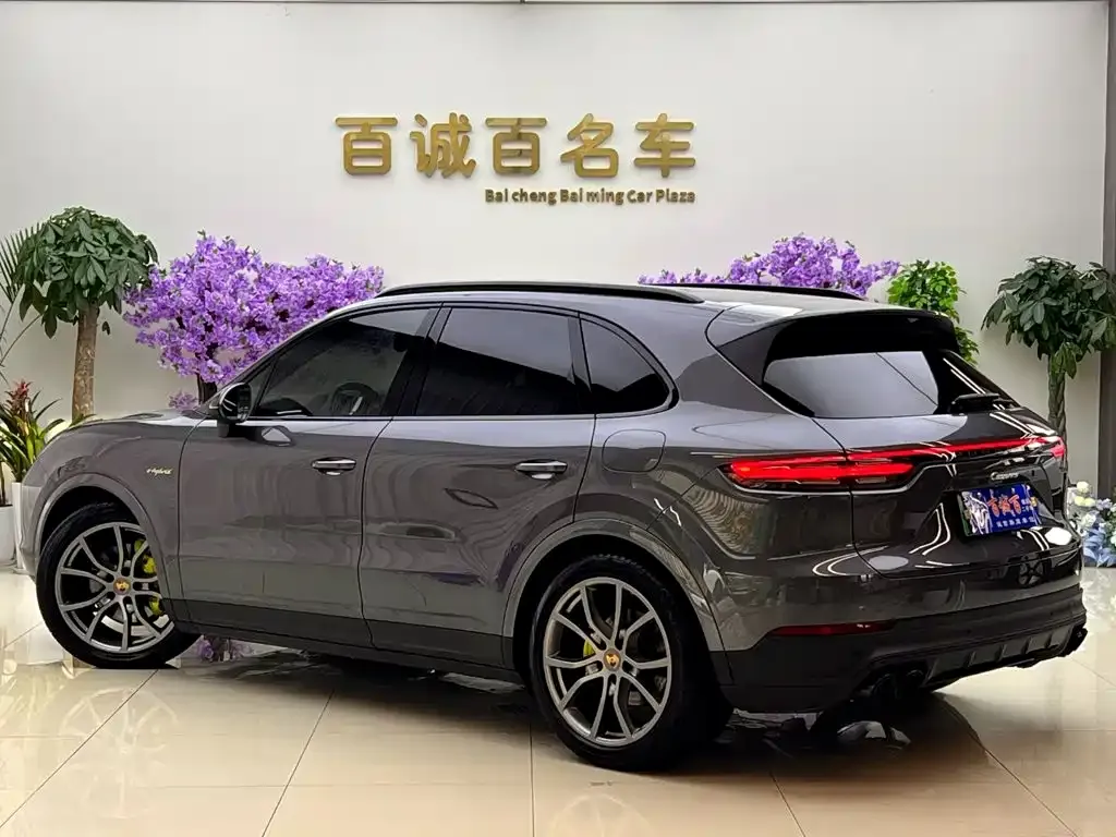 Porsche Cayenne Hybrid — фото 10