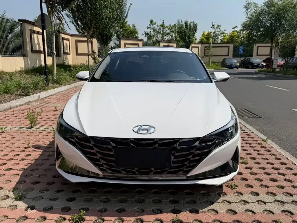 Hyundai Elantra — фото 8