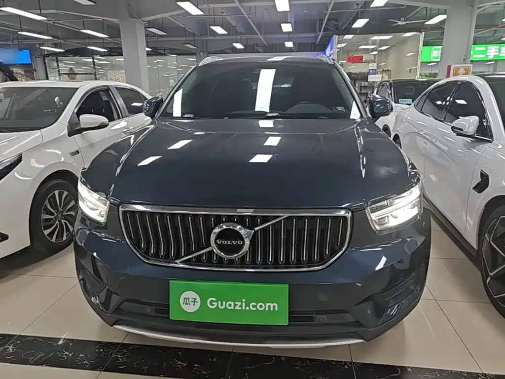 Volvo XC40 — фото 2