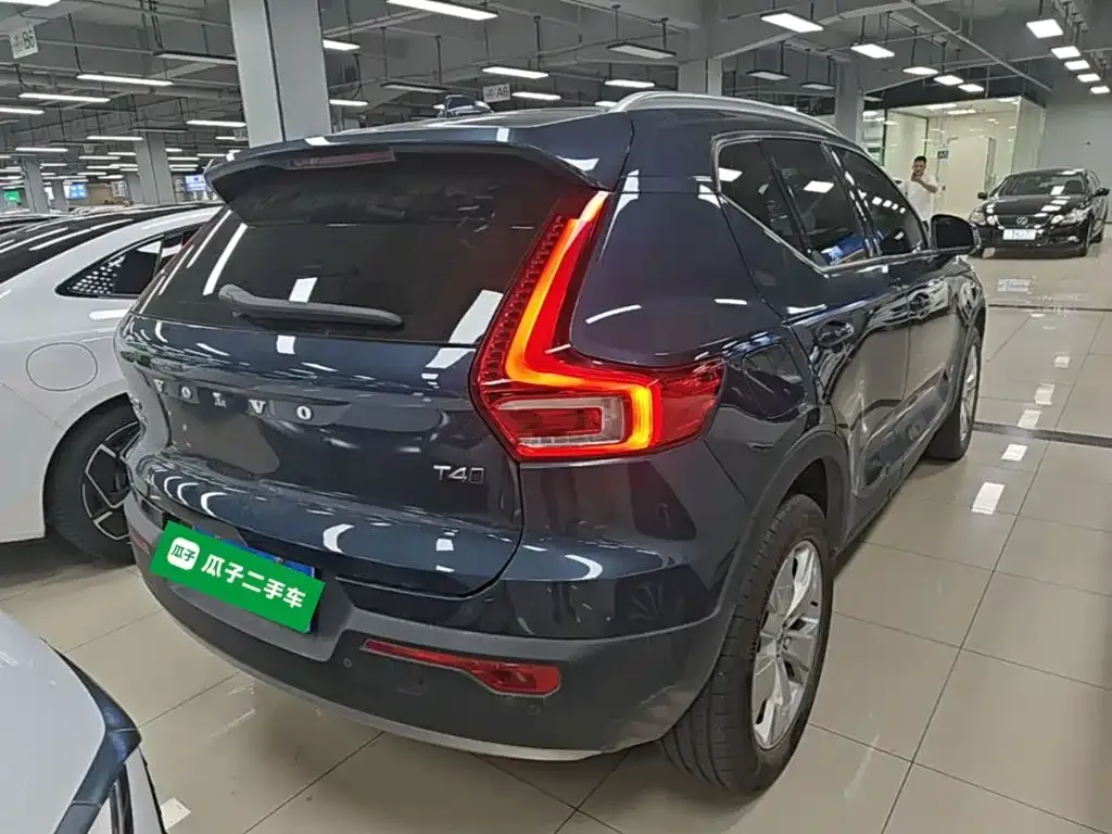 Volvo XC40 — фото 4