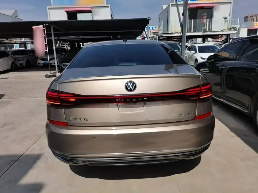 Volkswagen Passat — фото 5