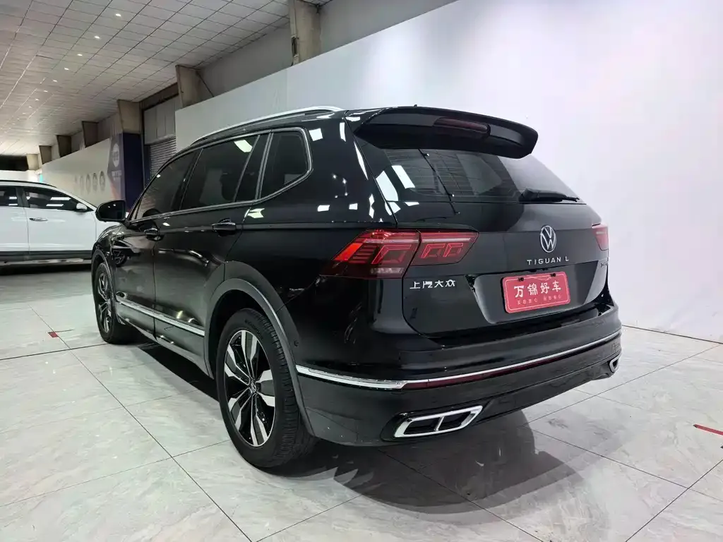 Volkswagen Tiguan L — фото 9