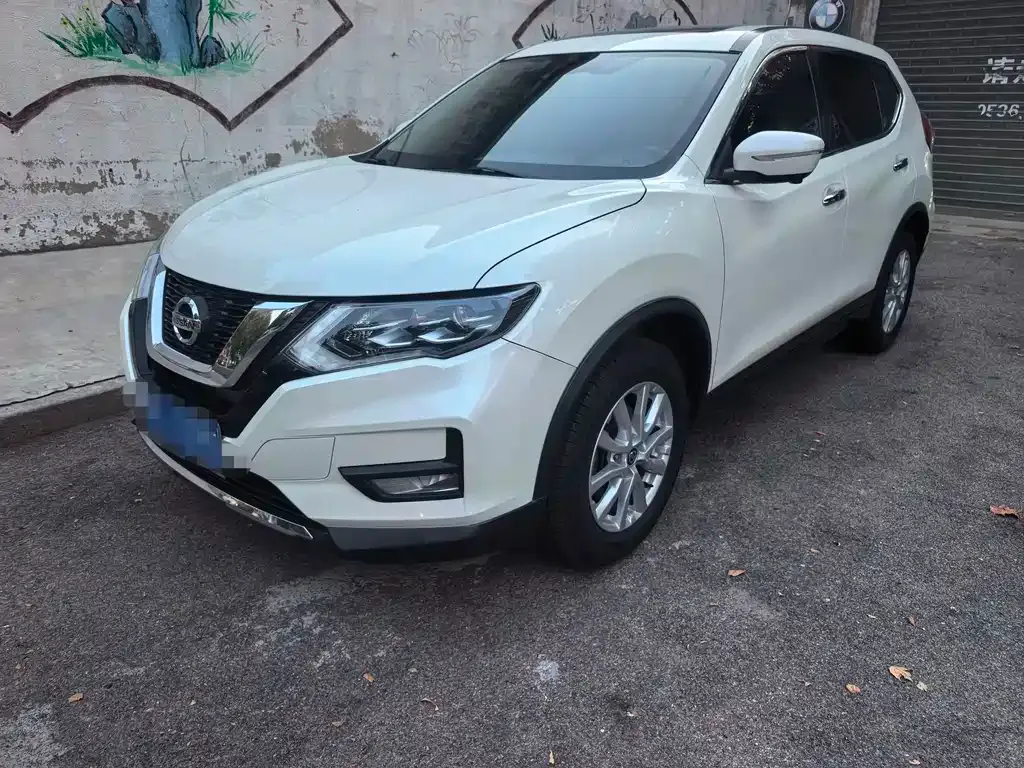 Nissan X-Trail — фото 1