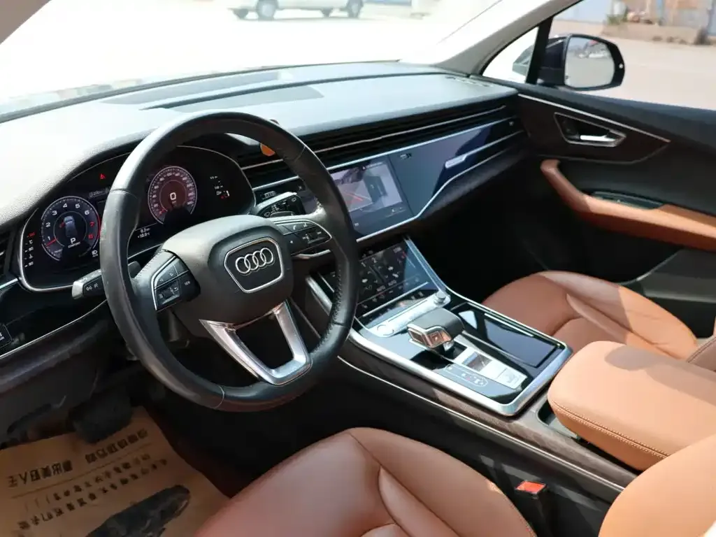 Audi Q7 — фото 8