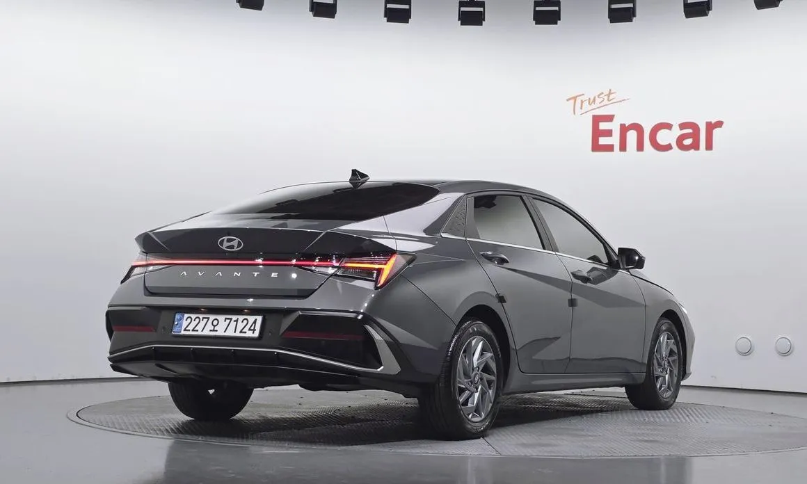 Hyundai AVANTE — фото 3