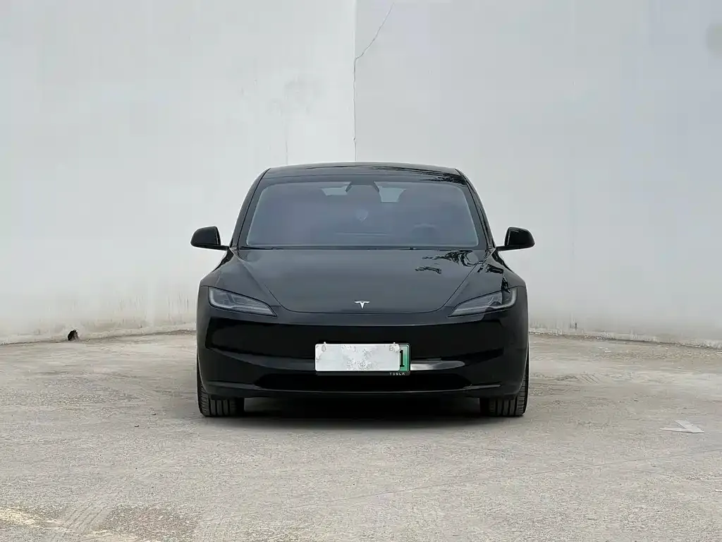 Tesla Model 3 — фото 4