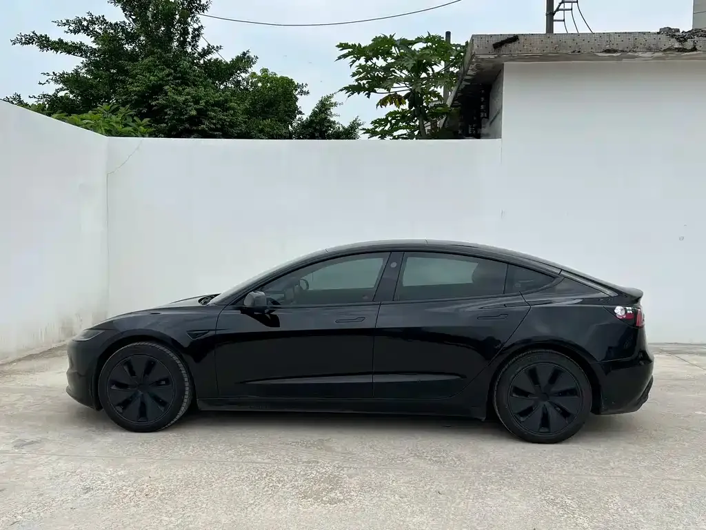 Tesla Model 3 — фото 7