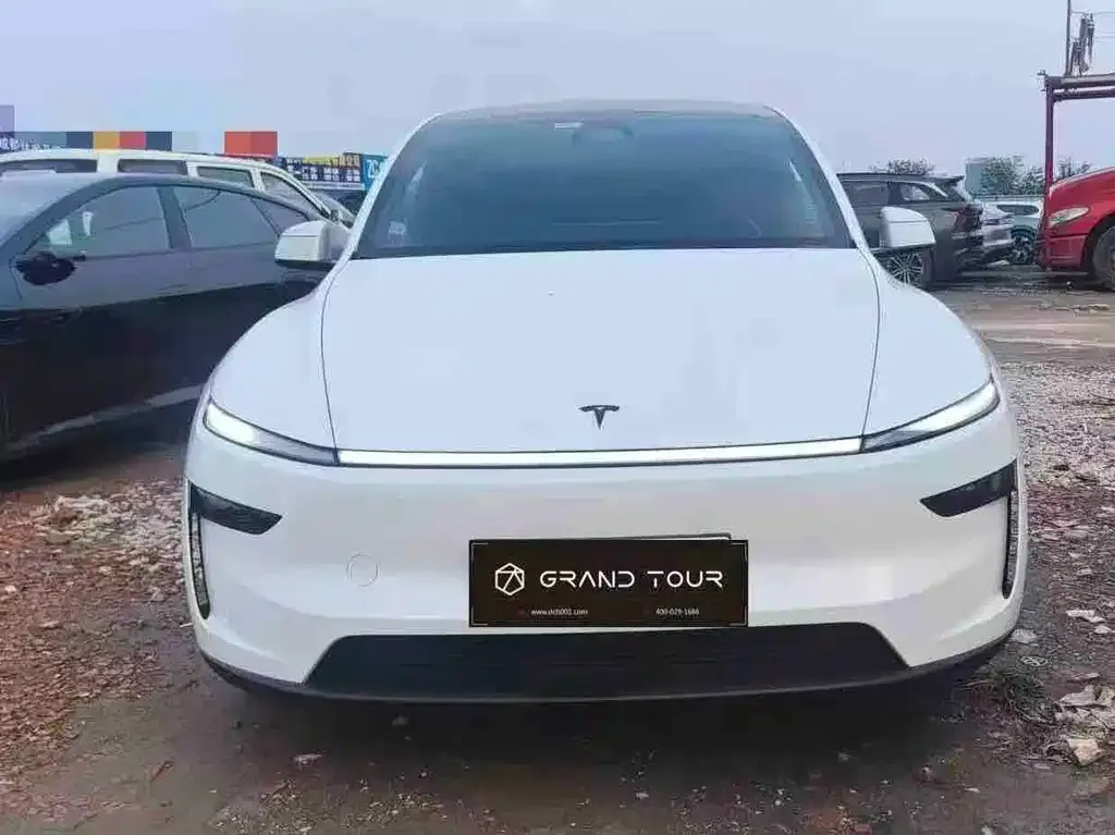Tesla Model Y L — фото 6