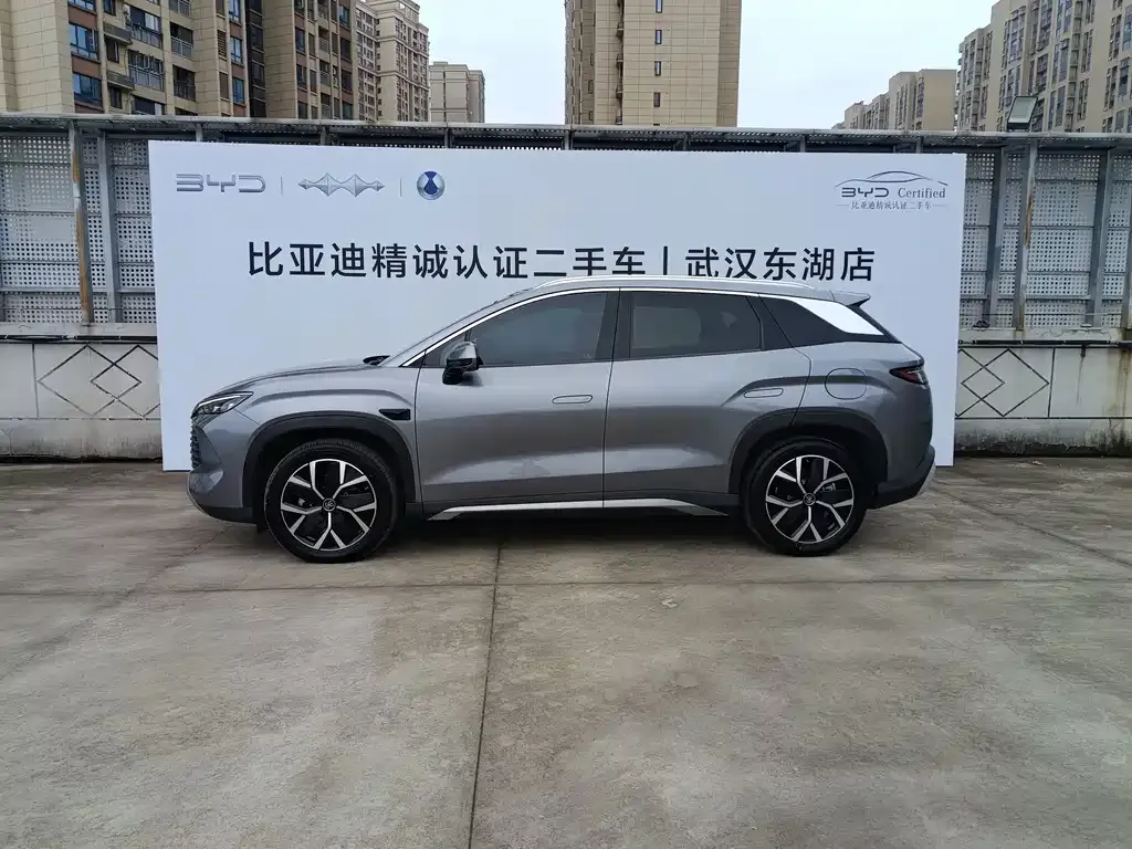 BYD L DM-i — фото 5