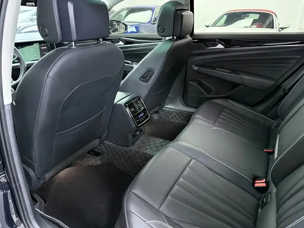 Volkswagen Passat — фото 9