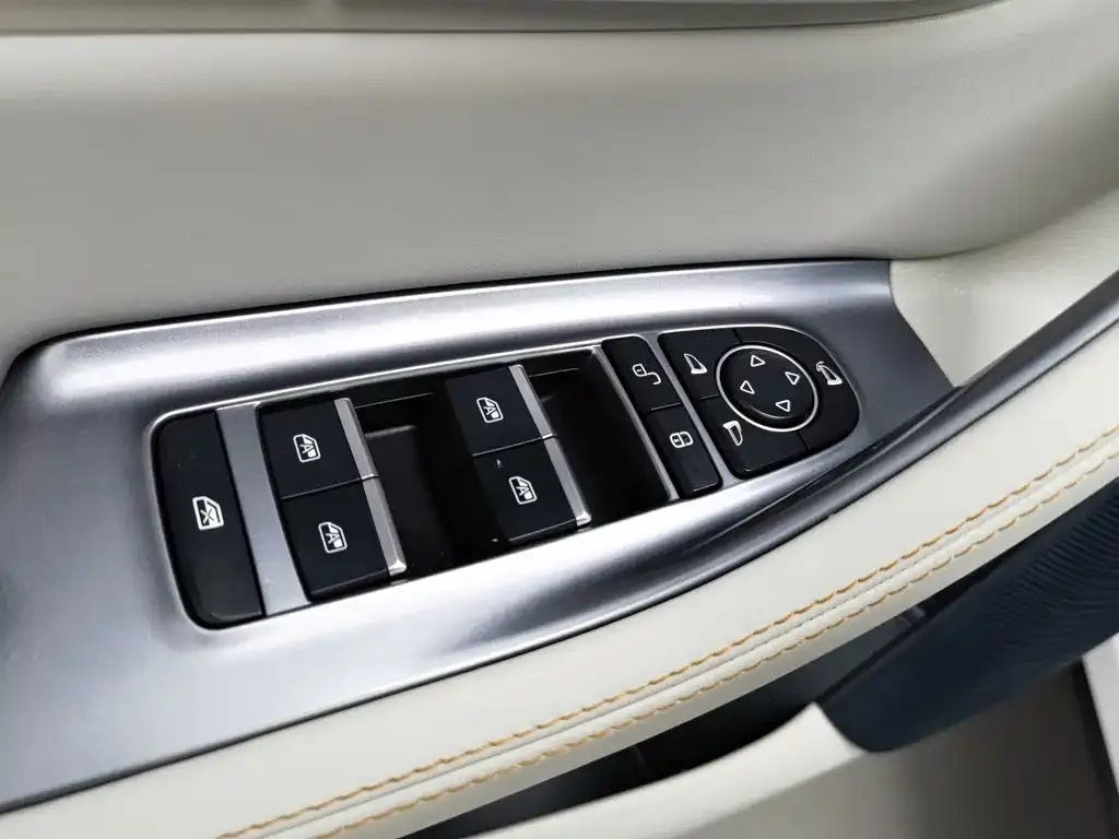 BYD PLUS New Energy — фото 6