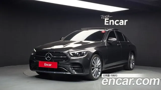 Mercedes-Benz E-Class — фото 1