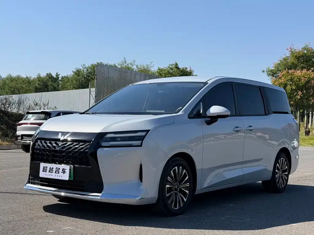 Wuling Xingguang 730 New Energy — фото 1