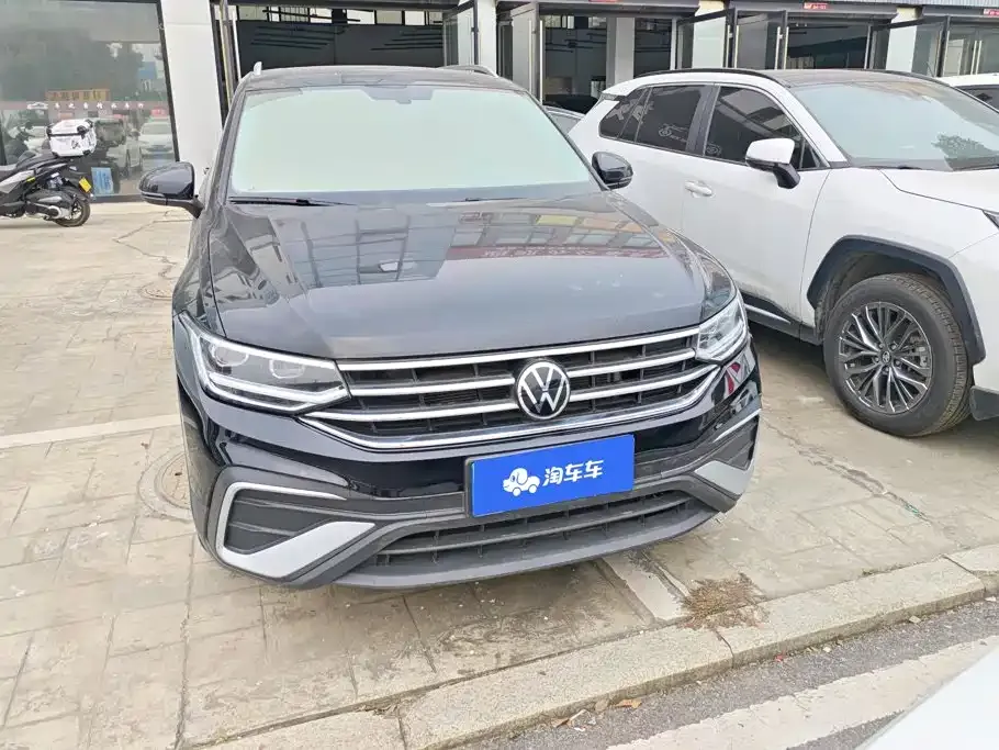 Volkswagen Tiguan L — фото 7
