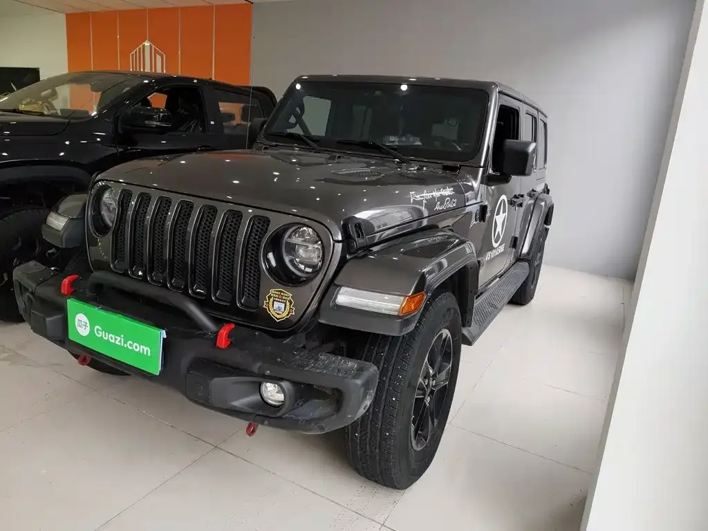 Jeep Wrangler — фото 1