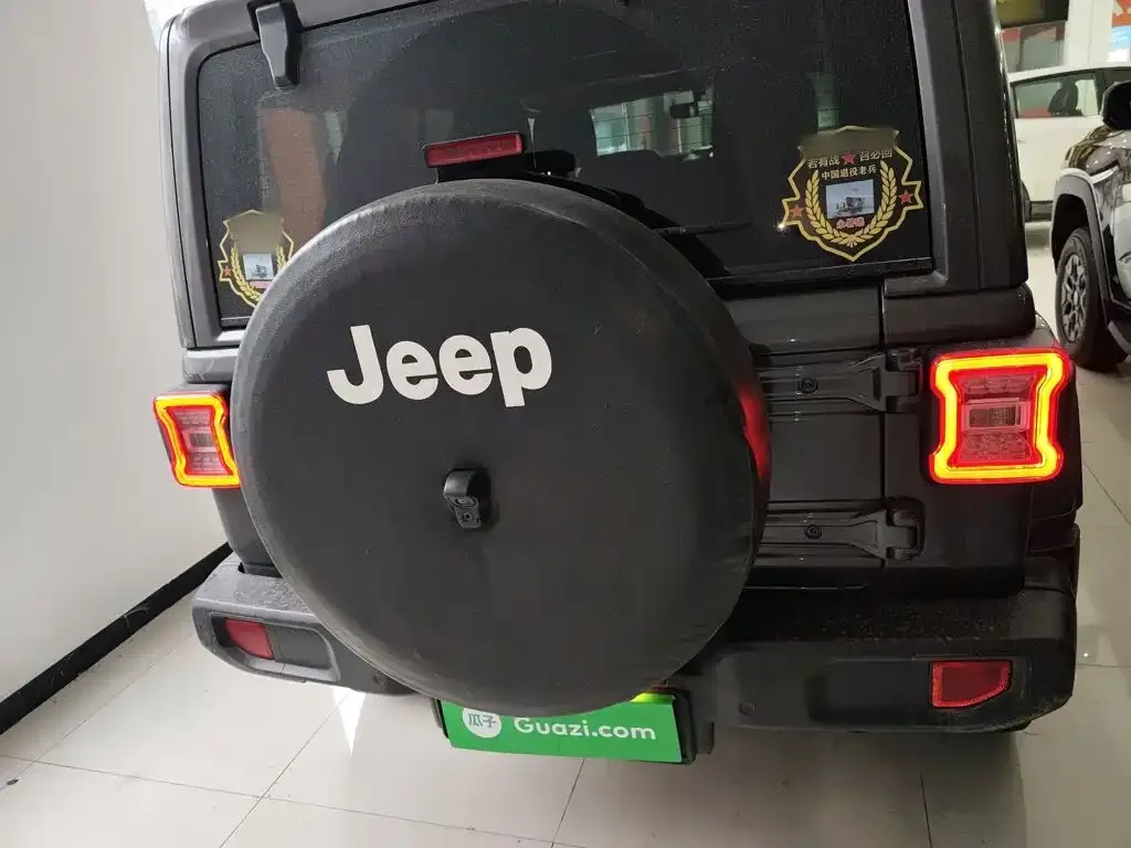 Jeep Wrangler — фото 4