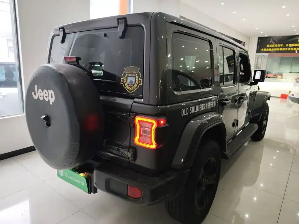 Jeep Wrangler — фото 3