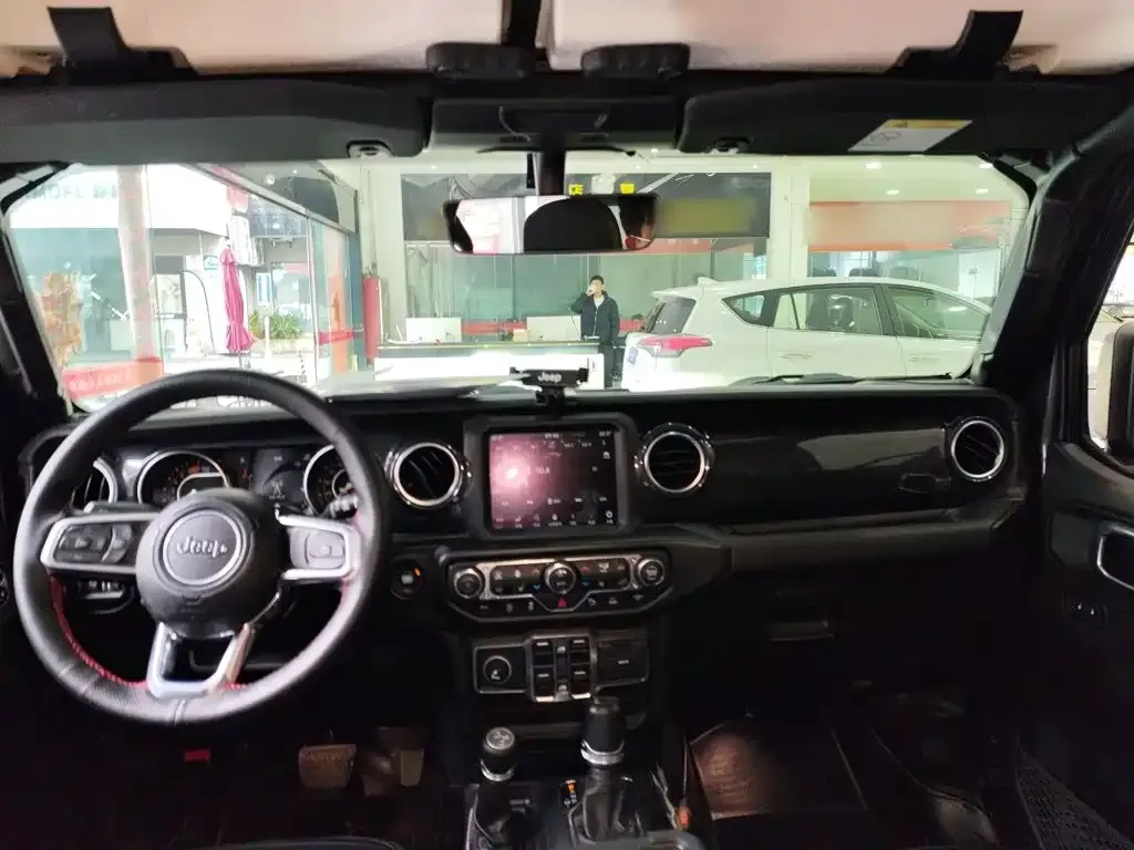 Jeep Wrangler — фото 2