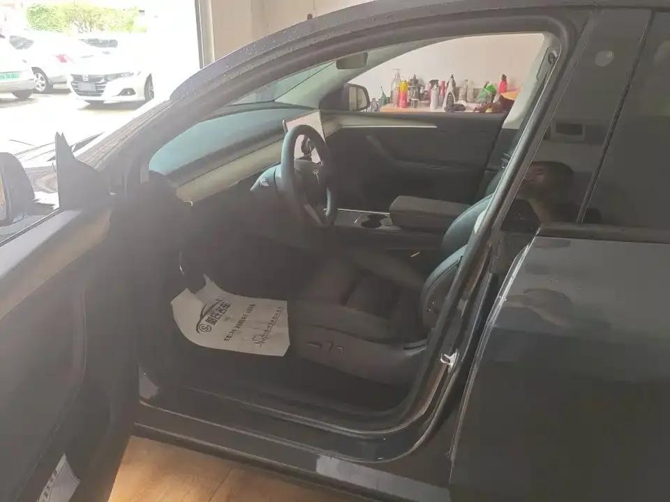 Tesla Model Y — фото 8