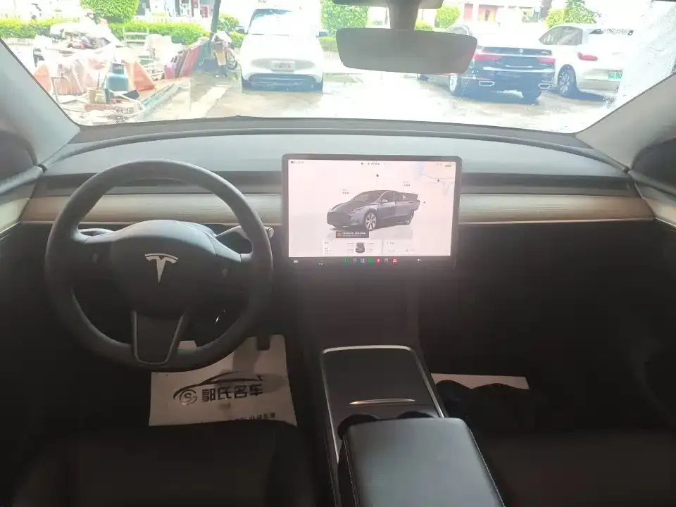 Tesla Model Y — фото 6