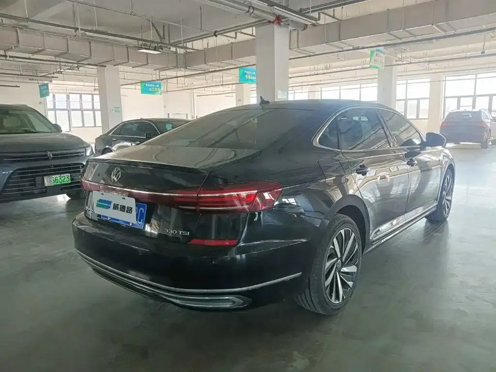Volkswagen Passat — фото 6