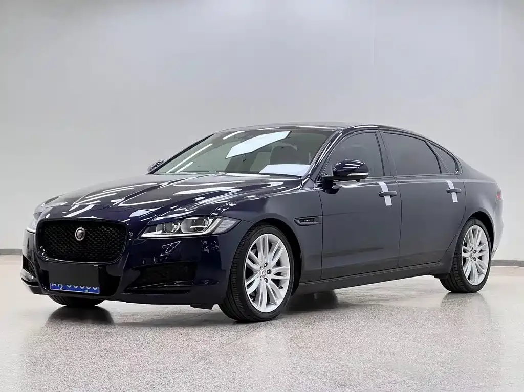 Jaguar XFL — фото 1