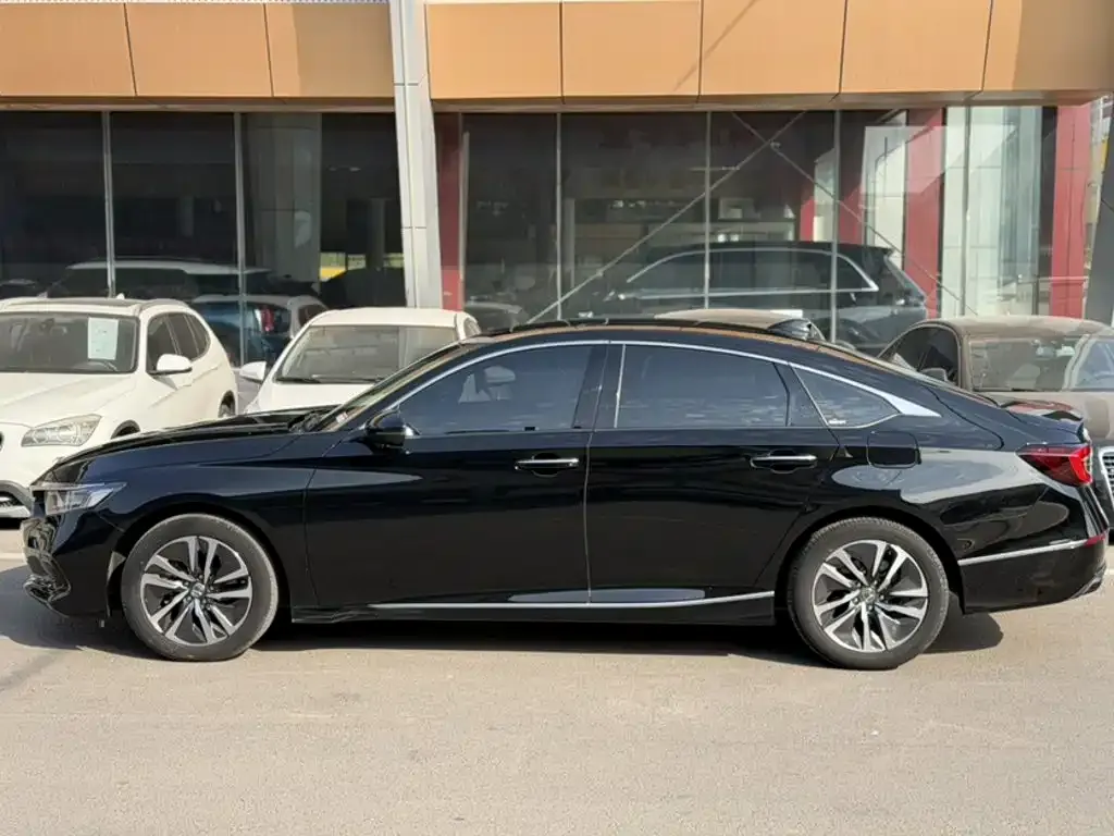Honda Accord — фото 9