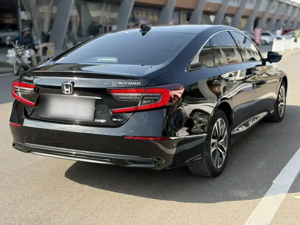 Honda Accord — фото 7