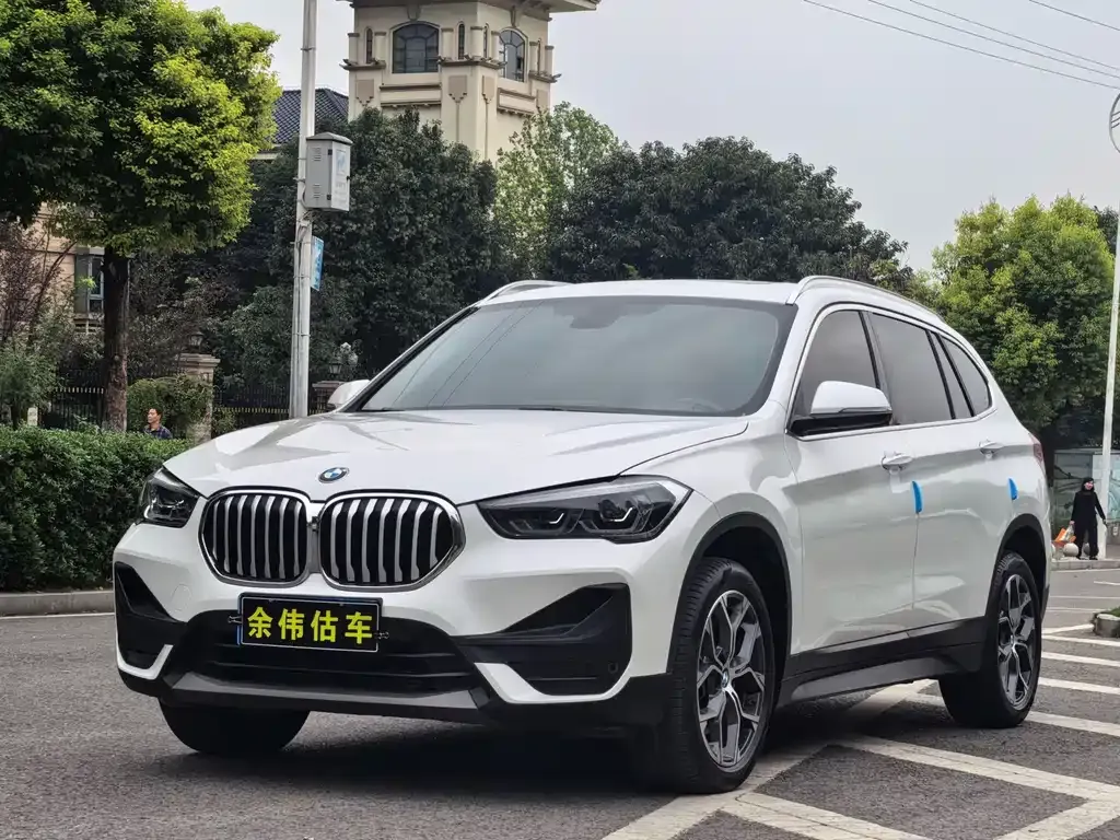BMW X1 — фото 1