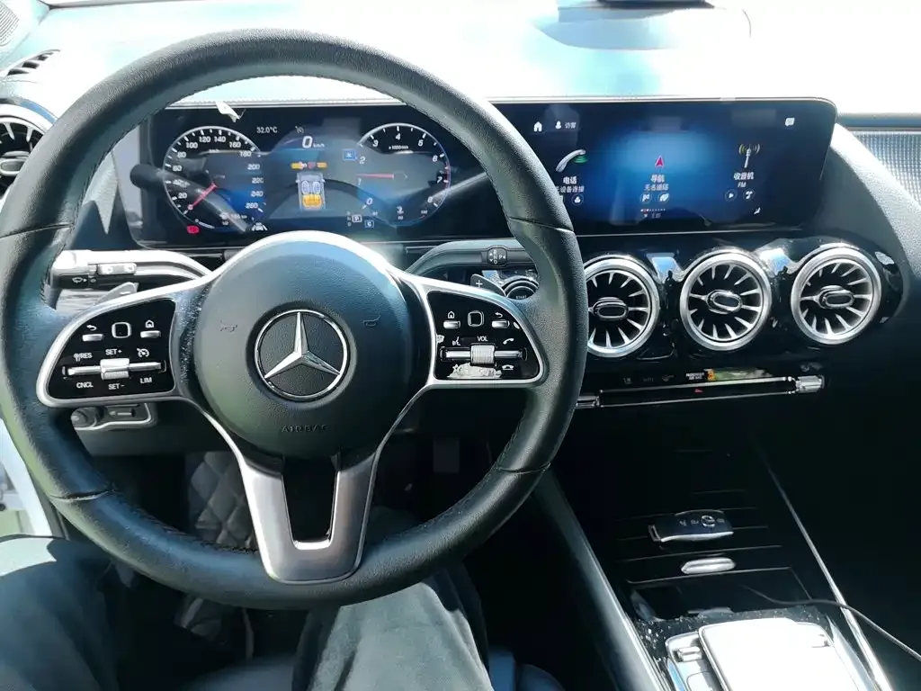 Mercedes-Benz GLA — фото 7