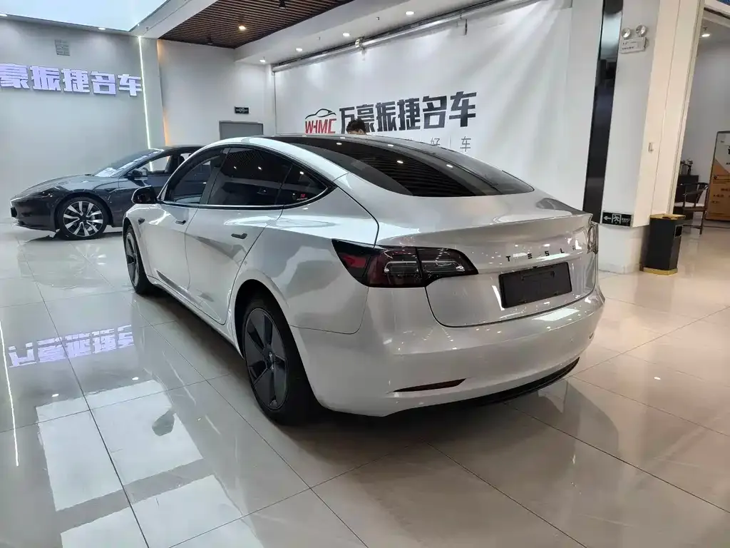 Tesla Model 3 — фото 3